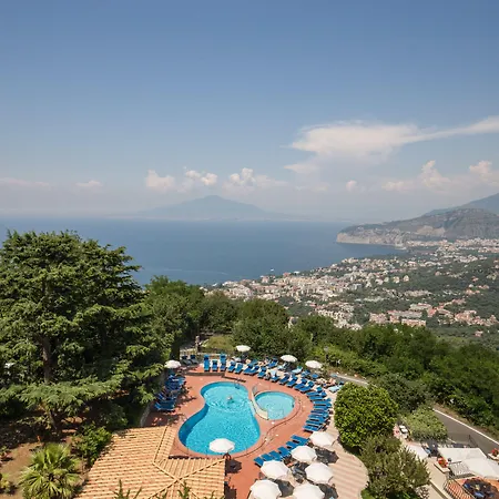 Ξενοδοχείο Grand Hermitage 4*