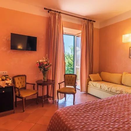 Grand Hermitage Ξενοδοχείο 4*